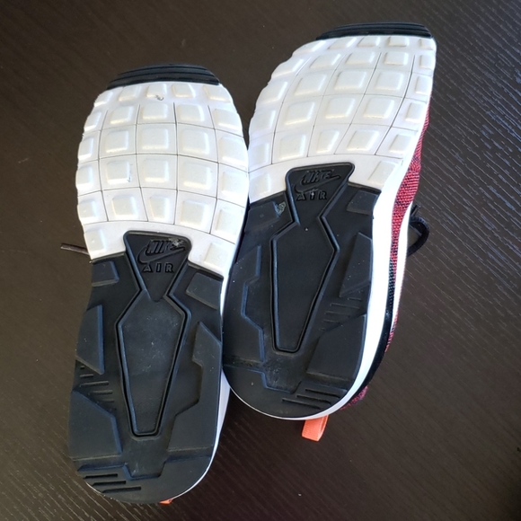 Nike Air shoes - Picture 7 of 9